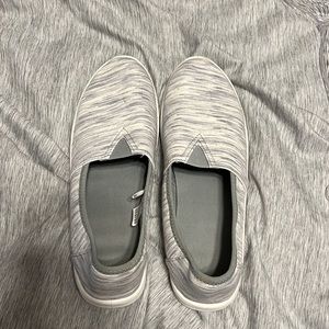 Slip on shoes gray/white EUC size 9-10 (LG)